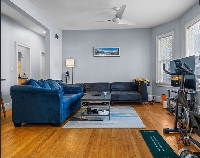 Building Photo - Marine Rd