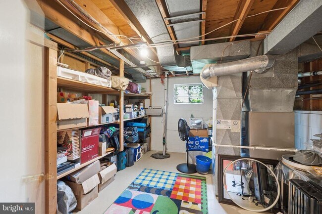 Building Photo - 9809 Sunset Dr