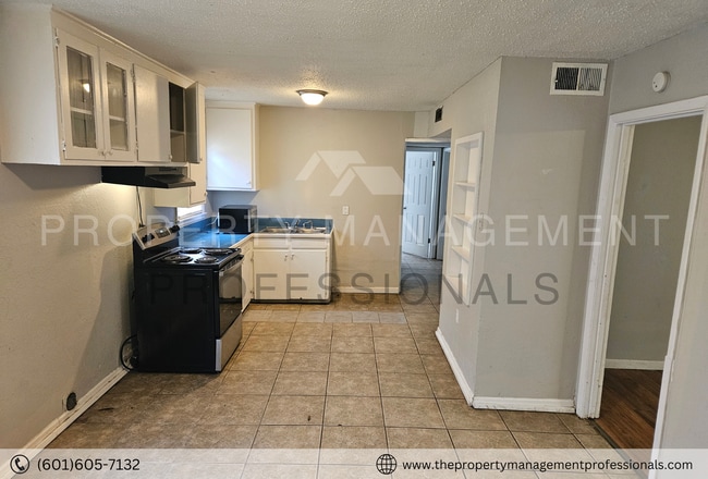 Building Photo - 1324 Marydale Dr