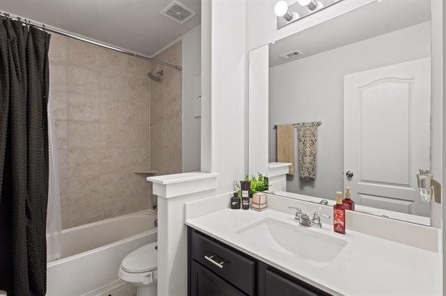 Building Photo - 2052 Dove Creek Ln