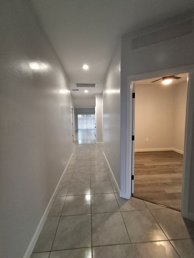 Building Photo - 36672 N Asturian Vly Wy