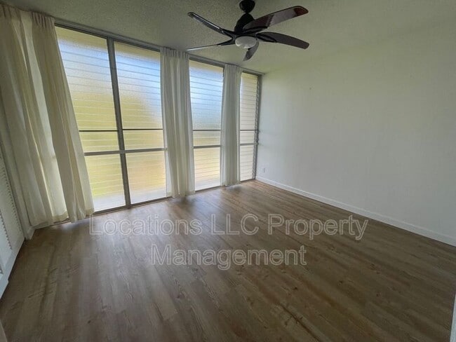 Building Photo - 95-2031 Waikalani Pl D905