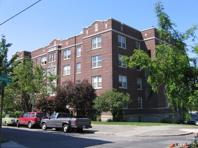 Primary Photo - 1833 13th Ave