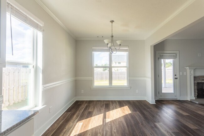 Building Photo - Welcome to Summerton Village!  $$ Ask about our 2-year lease promotion $$