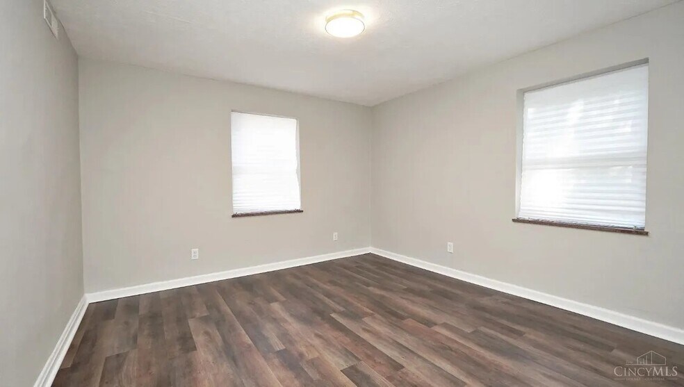 Building Photo - 2992 W McMicken Ave