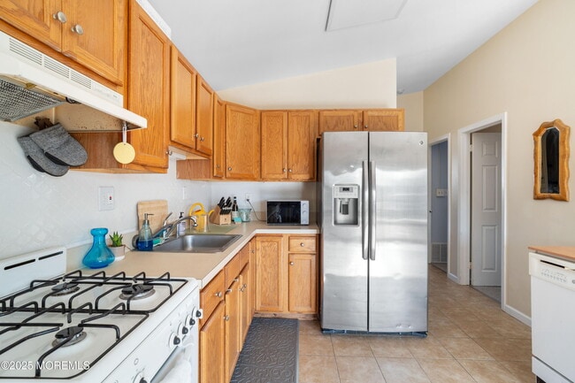 Building Photo - 825 Leeward Dr