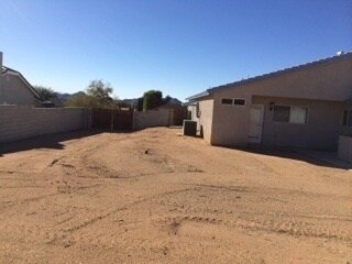 Building Photo - 4 BEDROOM HOME WITH VIEWS, NEAR WAALEW IN SYCAMORE ROCKS AREA OF APPLE VALLEY.
