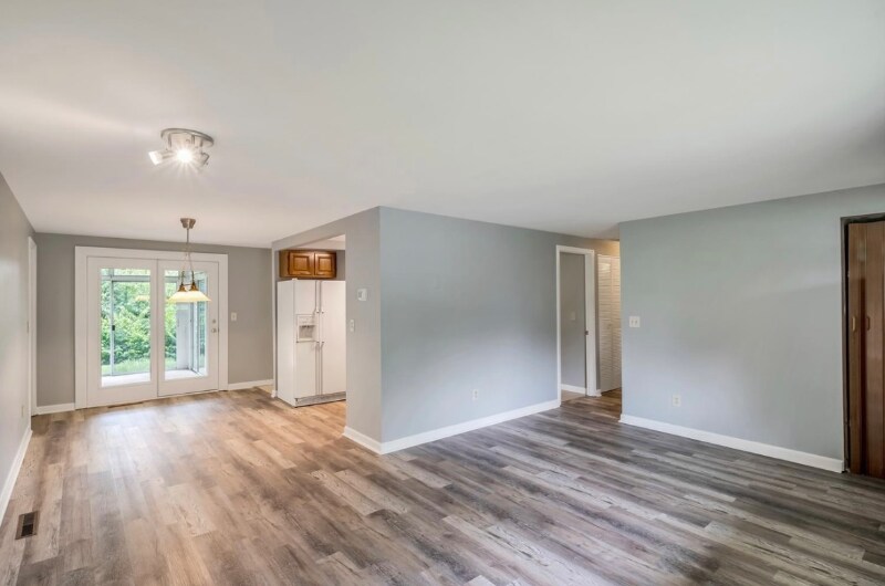 Building Photo - 4019 Haverstraw Dr