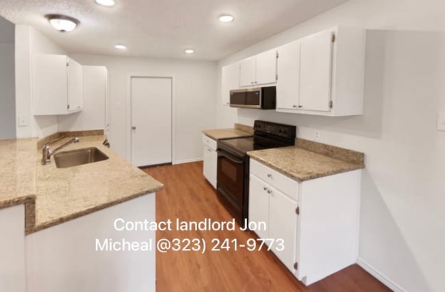 Building Photo - 2094 Ridgewood Cir