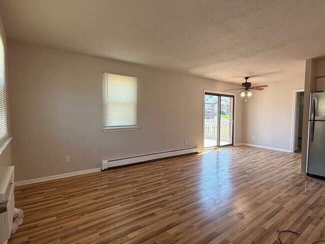 Building Photo - 2 Bed - Aston