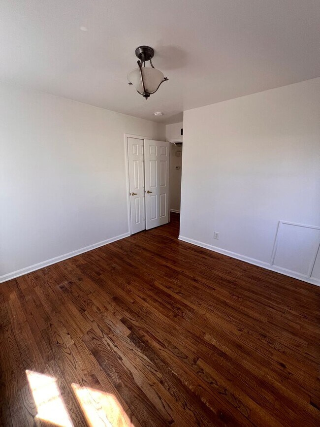 Building Photo - Fully Remodeled 3-Bedroom Home in Dearborn Heights — Great Location, Ready for You