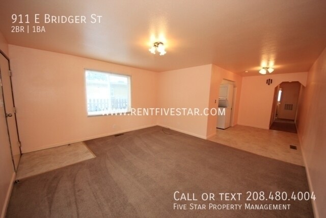 Building Photo - 911 E Bridger St