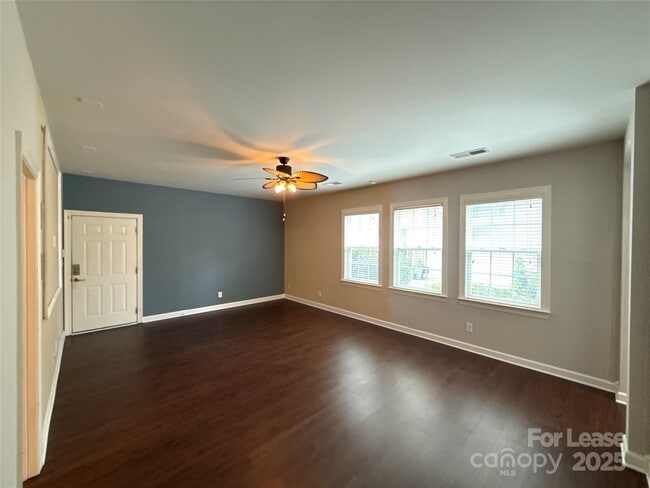 Building Photo - 2225 Camalier Ln