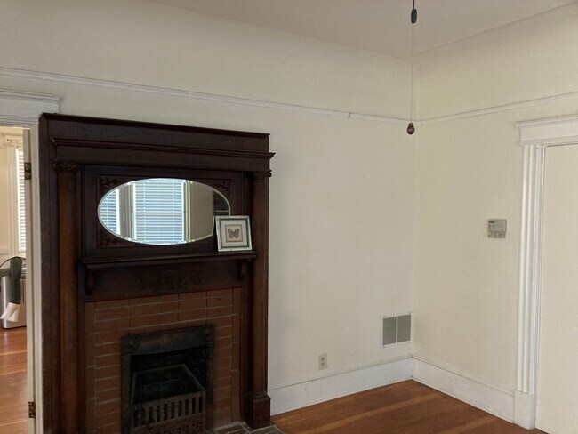 Building Photo - 1610 California St