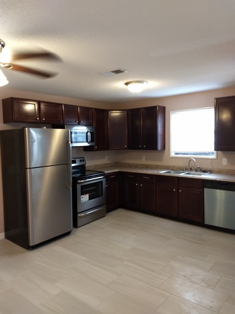 Building Photo - 4720 Berkley Ave