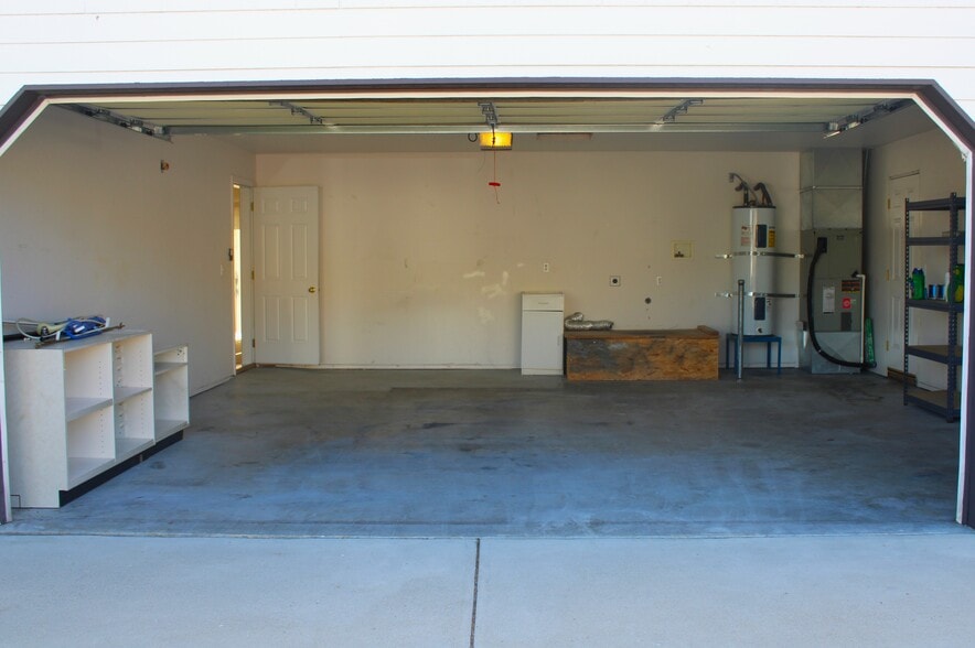 Building Photo - 1497 Trisha Way