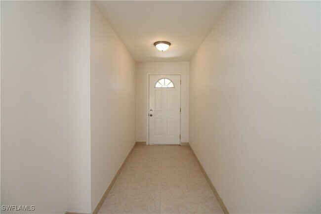 Building Photo - 615 108th Ave N