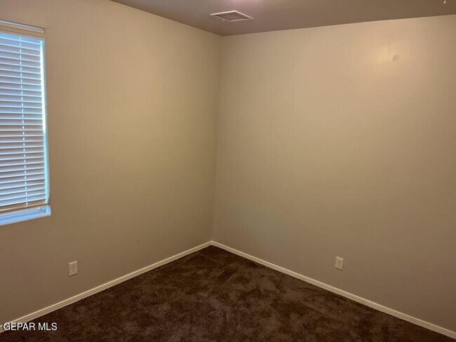 Building Photo - 1144 Morton Pl