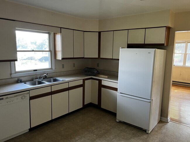 Building Photo - 236 Trimble Ave