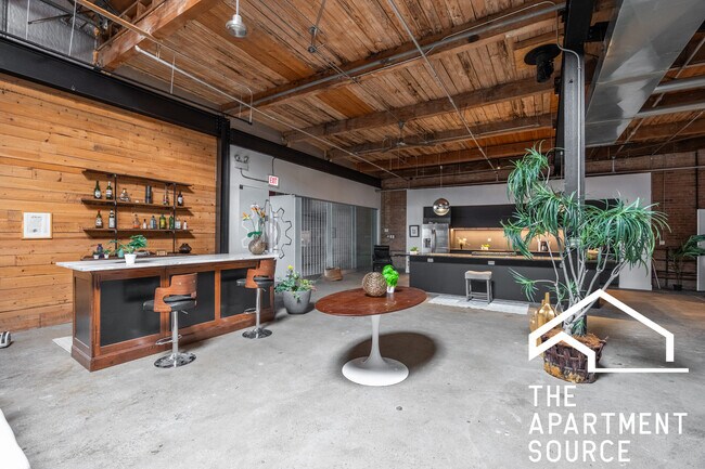 Building Photo - 3134 W Carroll Ave