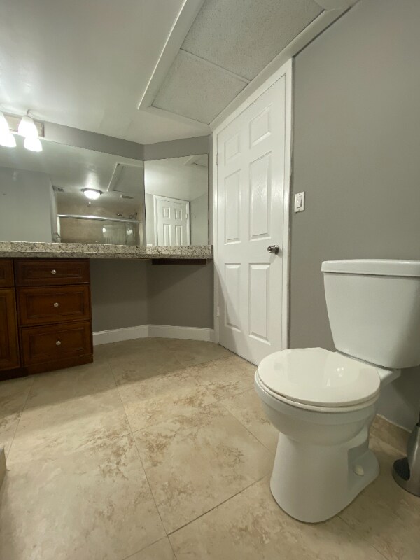 Building Photo - 2820 N Oakland Forest Dr