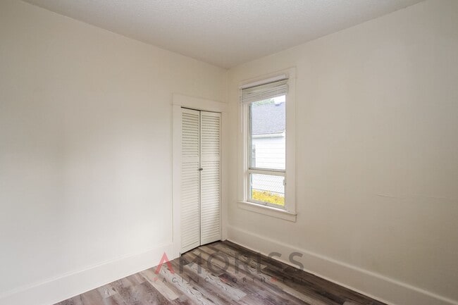 Building Photo - Cozy 2-Bedroom Home in Tacoma's Eastside — Move-In Ready!