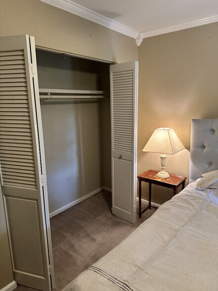 Building Photo - 6 Hunters Ridge Dr