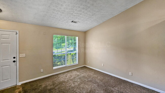 Building Photo - 4636 Forest Creek Ln