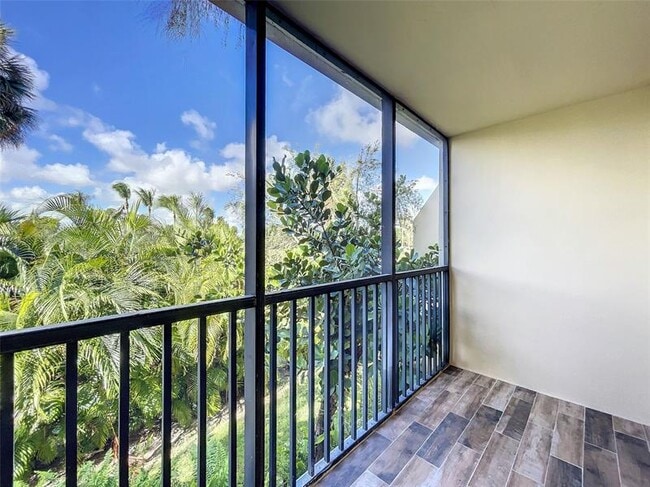 Building Photo - 20329 W Country Club Dr