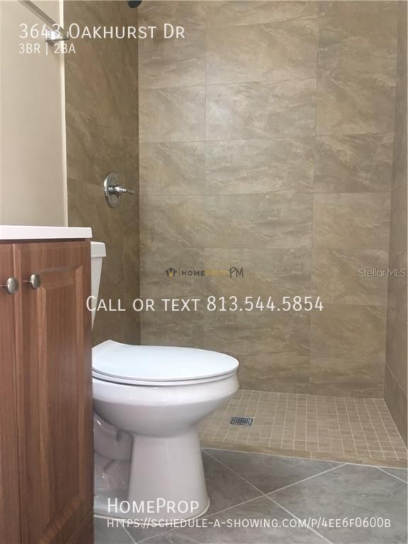 Building Photo - 3643 Oakhurst Dr