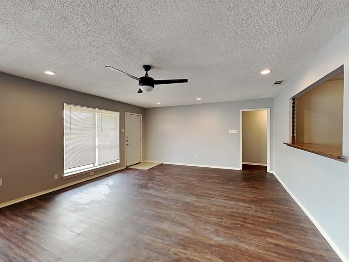 Building Photo - 1609 Parkhaven Dr