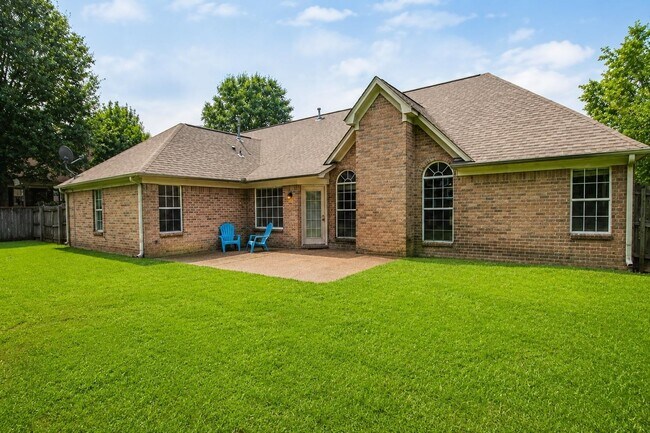 Building Photo - 20 Country Brook Dr