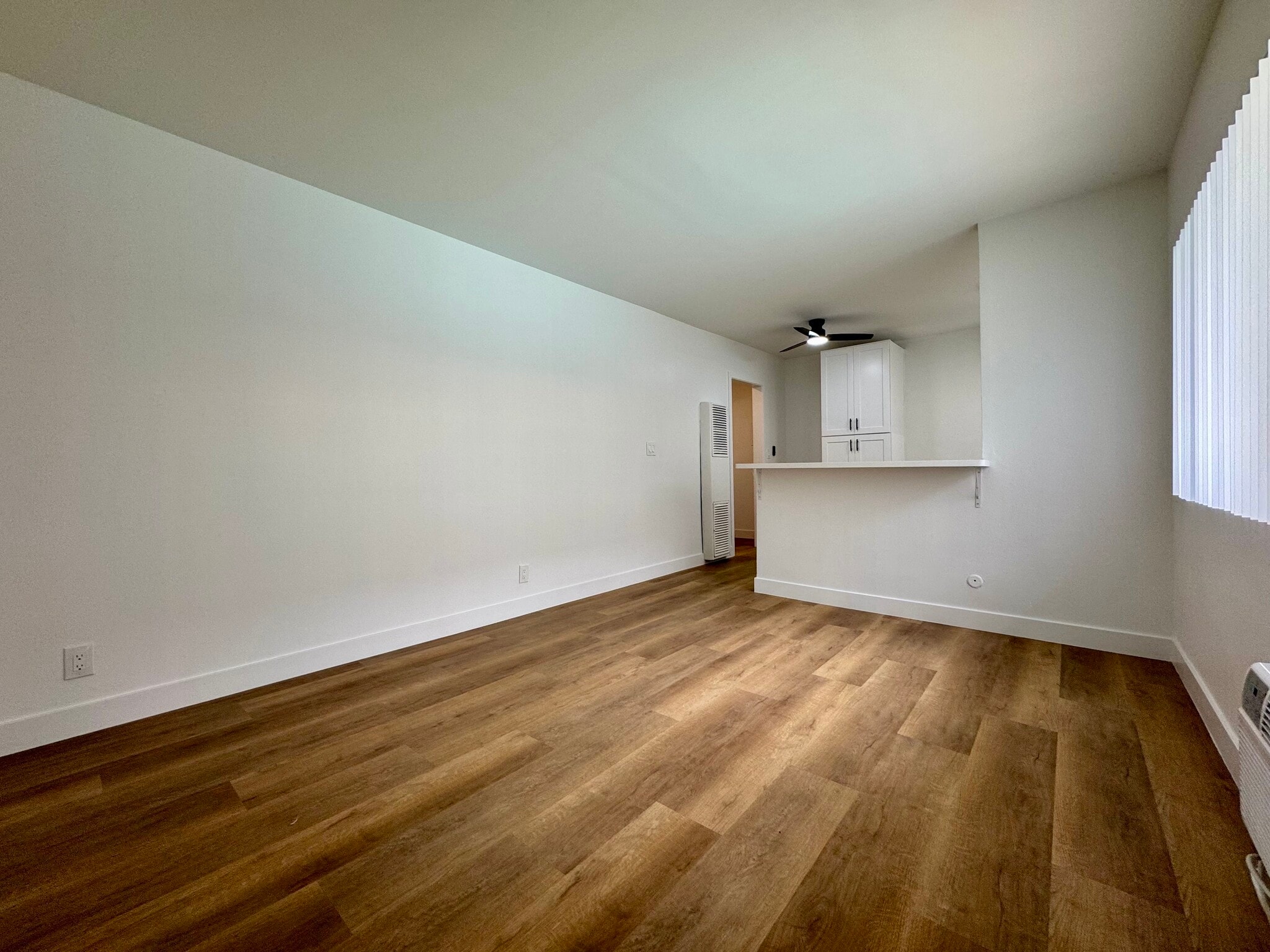 Building Photo - 1230 W 29th St