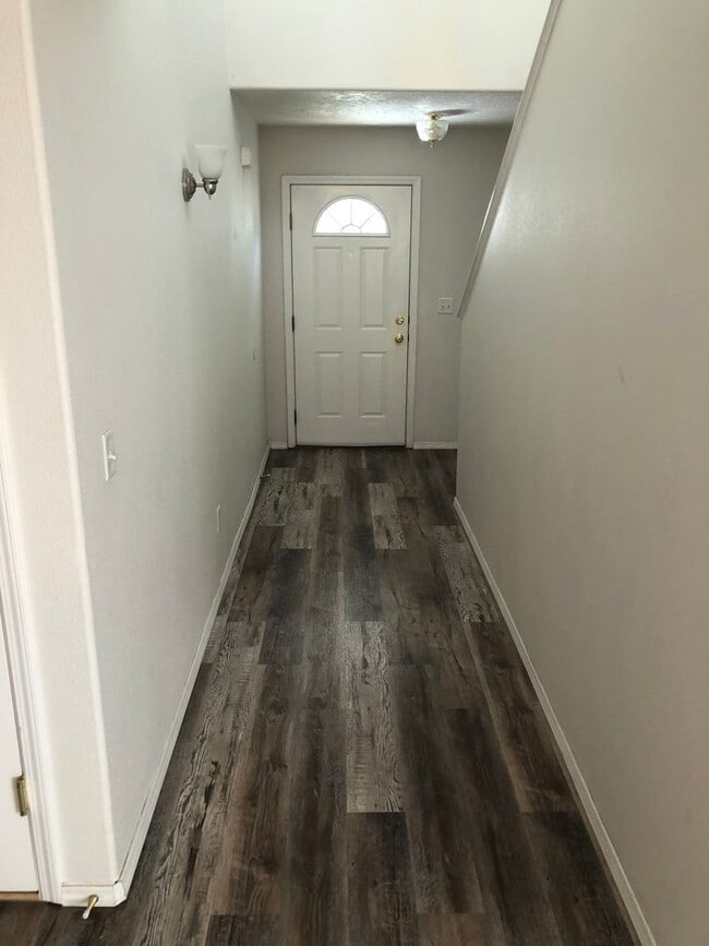 Building Photo - Your Cozy Boise Retreat Awaits! 3bd, 2.5b ...