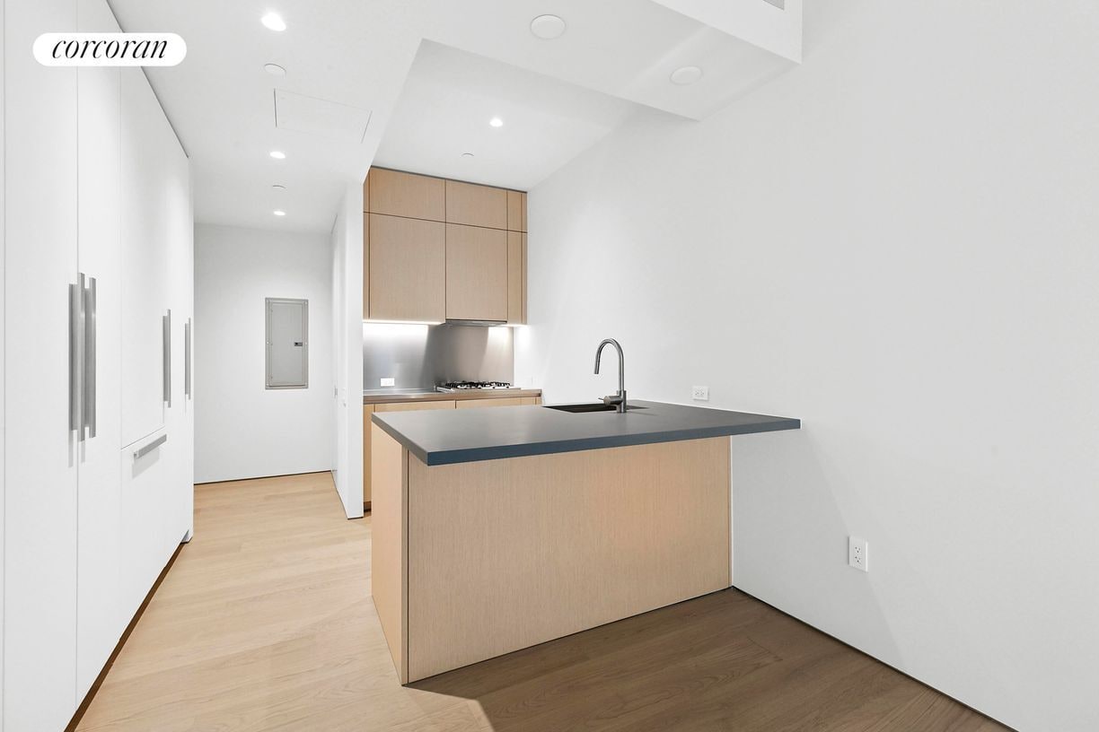 Building Photo - 251 W 14th St