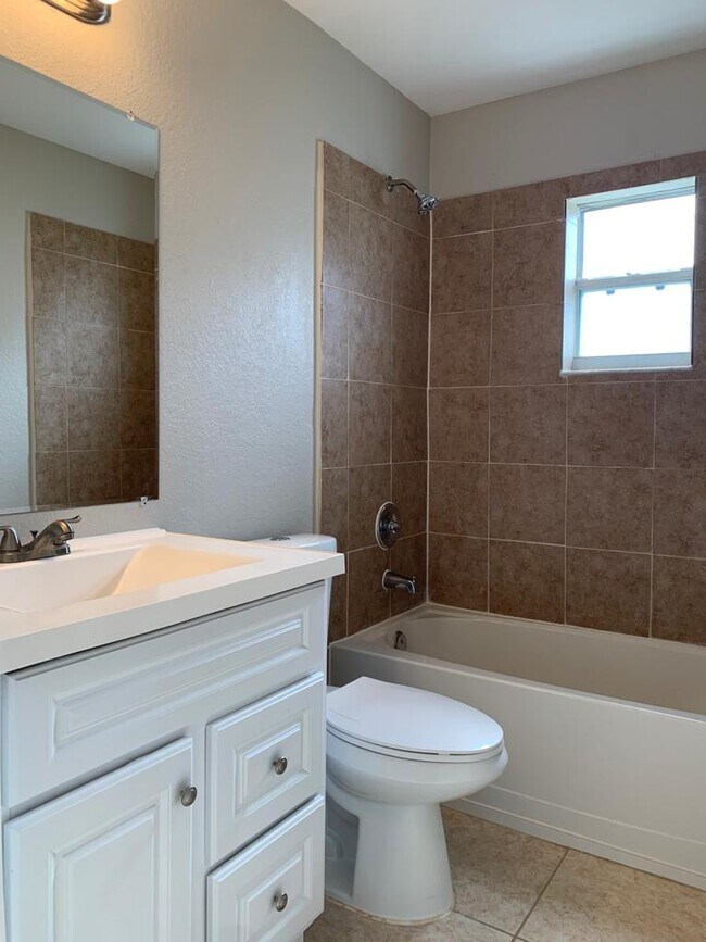 Building Photo - 6017 Live Oak Drive