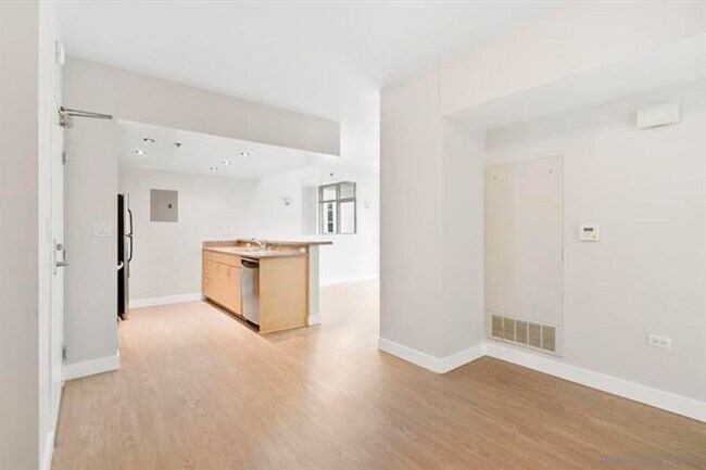 Building Photo - Urban Living in the Heart of Little Italy – 2 Bed / 1 Bath Condo at Acqua Vista