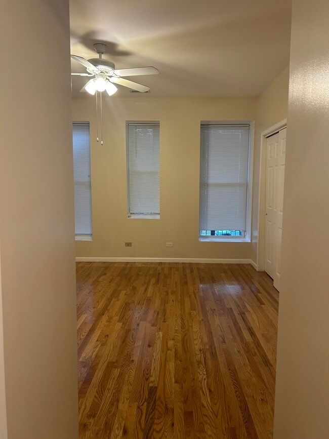 Building Photo - 3549 S King Dr