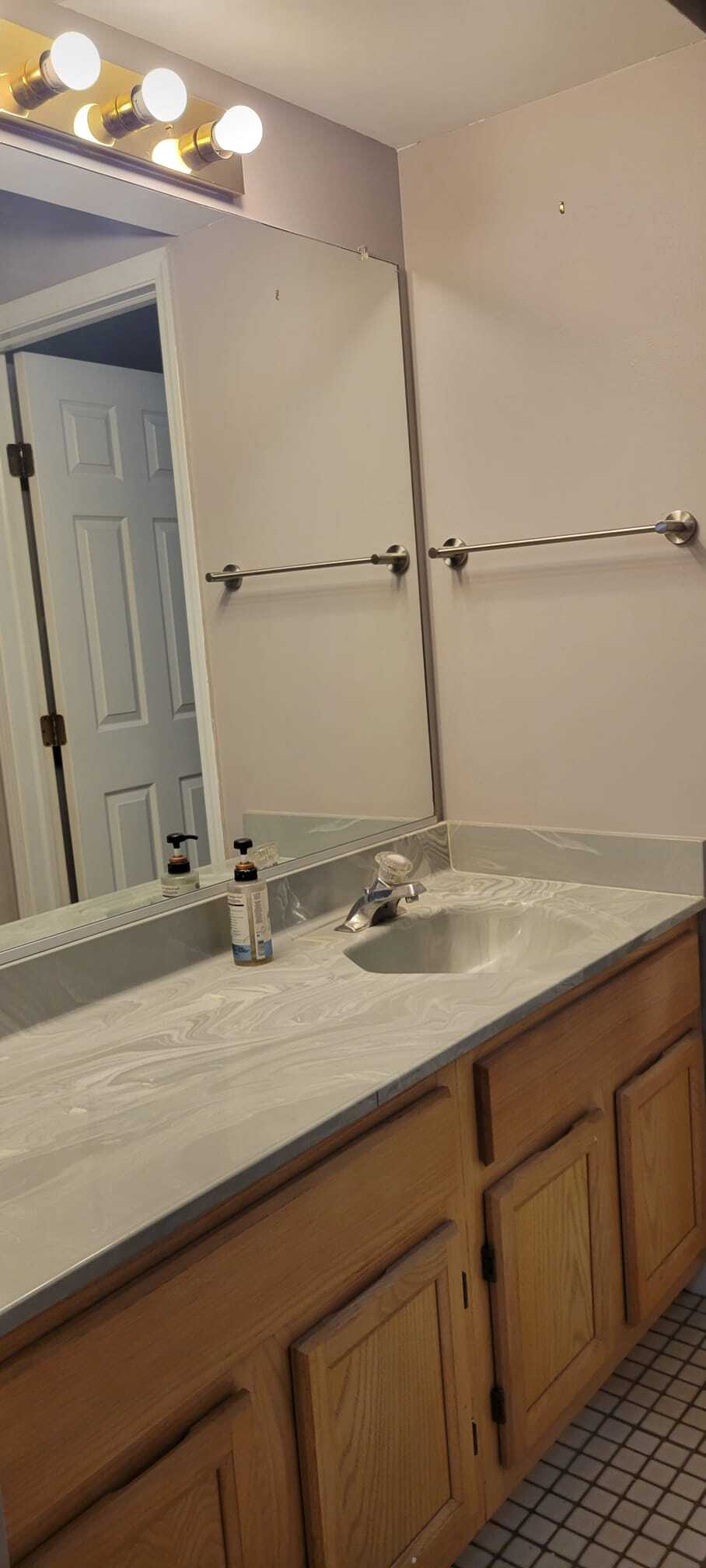 Master Bed Vanity - 771 Hoover Dr