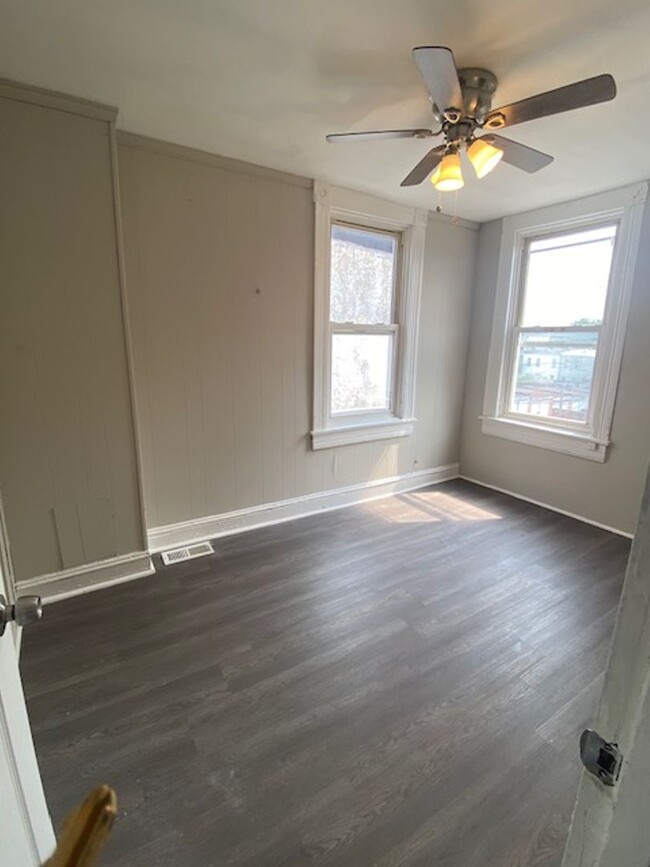 Building Photo - Cozy 3 Bedroom Home In East Baltimore