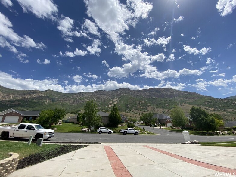 MOUNTAIN LIFE - 3403 Mountain Rd