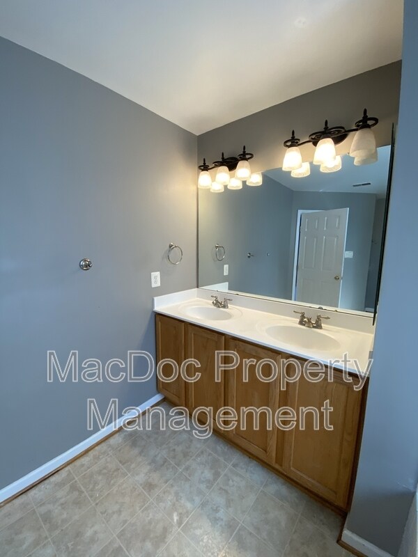 Building Photo - 5619 Joshua Tree Cir
