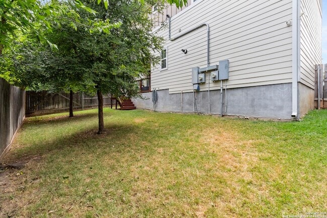 Building Photo - 215 Claremont Ave