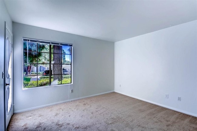 Building Photo - 14972 Avenida Venusto