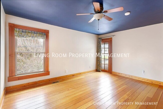 Building Photo - Historic 1886 home in Mt. Tabor with Outdo...