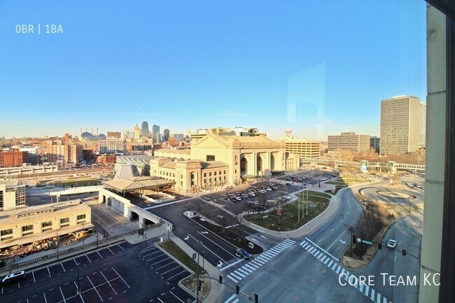 Building Photo - 217 W Pershing Rd