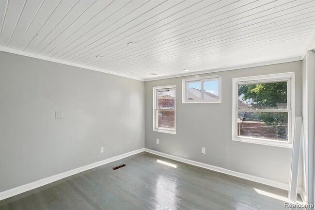 Building Photo - 19211 Birwood St