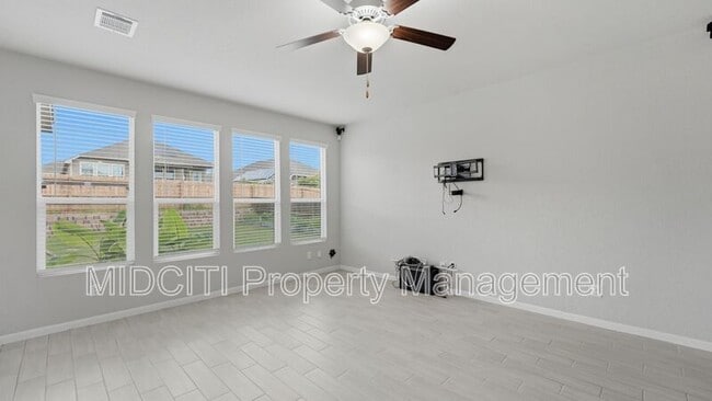 Building Photo - 1858 Lauter Ln