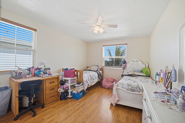Building Photo - 6466 Buena Vista Dr