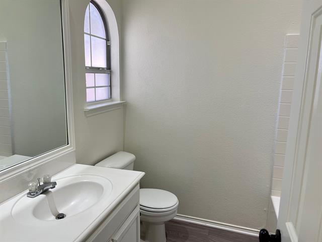 Building Photo - 517 Meadowcrest Dr